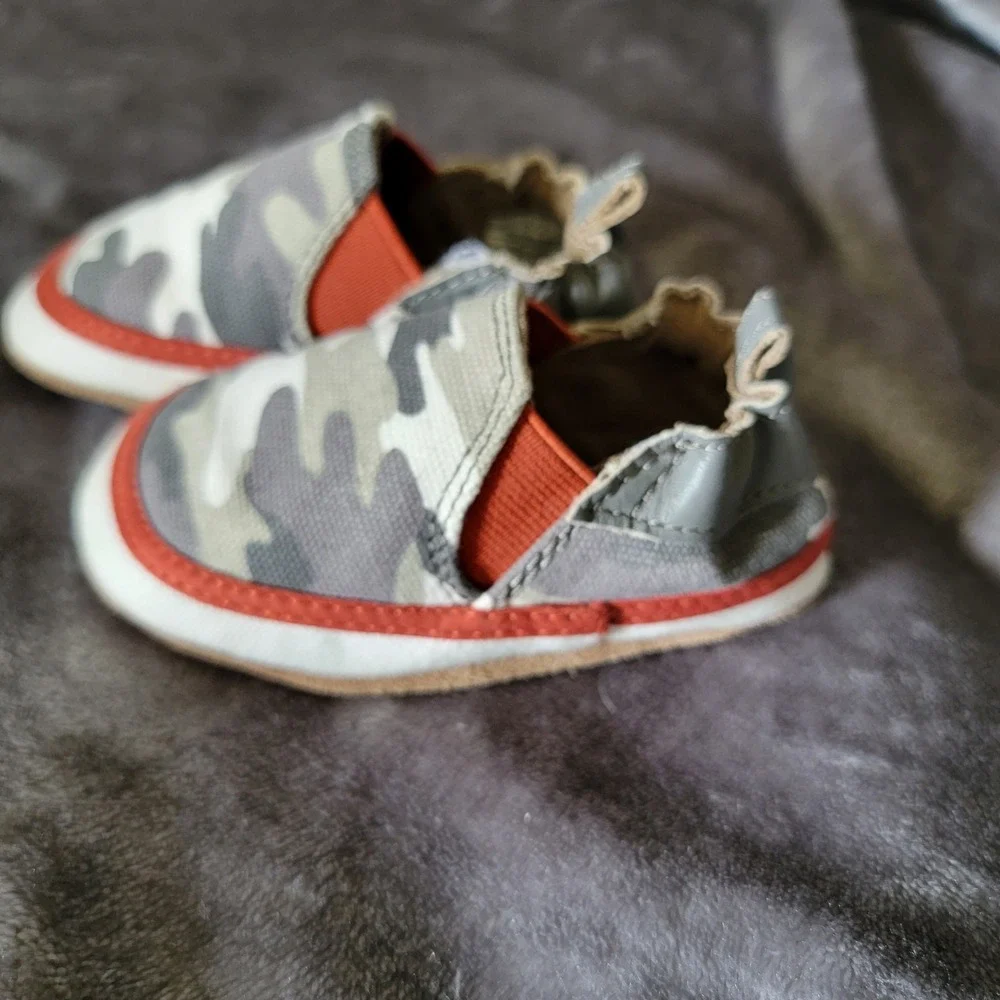 Robeez Slip On Shoes Kids 6-12 Months Camo Excellent Elastic Gusset Soft Sole